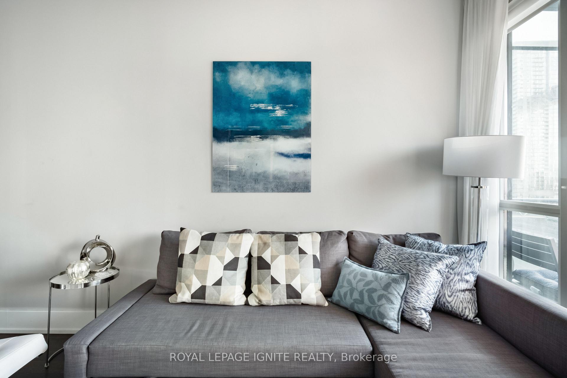Photo 7 of Unit 828, 560 Front Street W, Toronto, Waterfront Communities — HOMEH