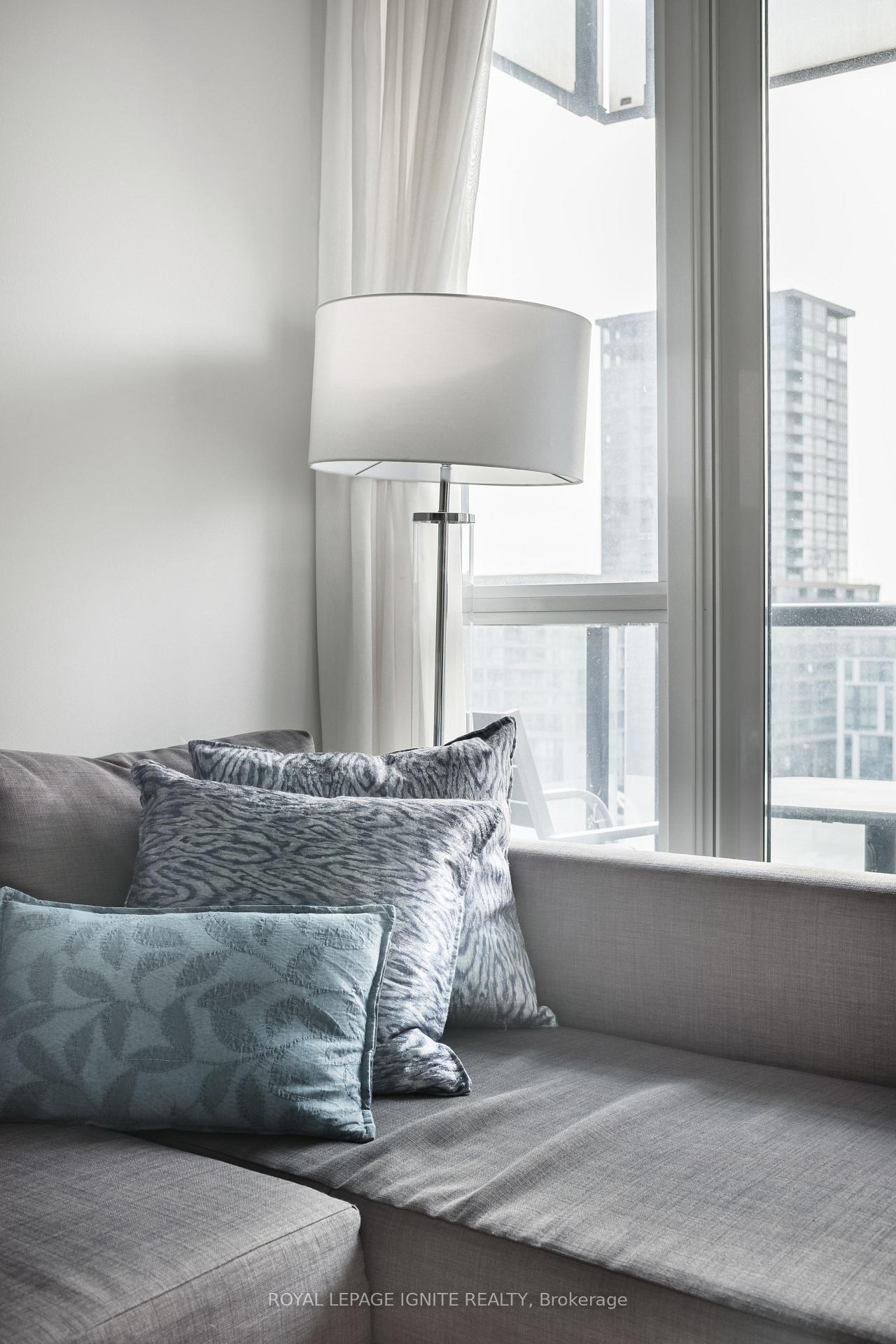 Photo 11 of Unit 828, 560 Front Street W, Toronto, Waterfront Communities — HOMEH