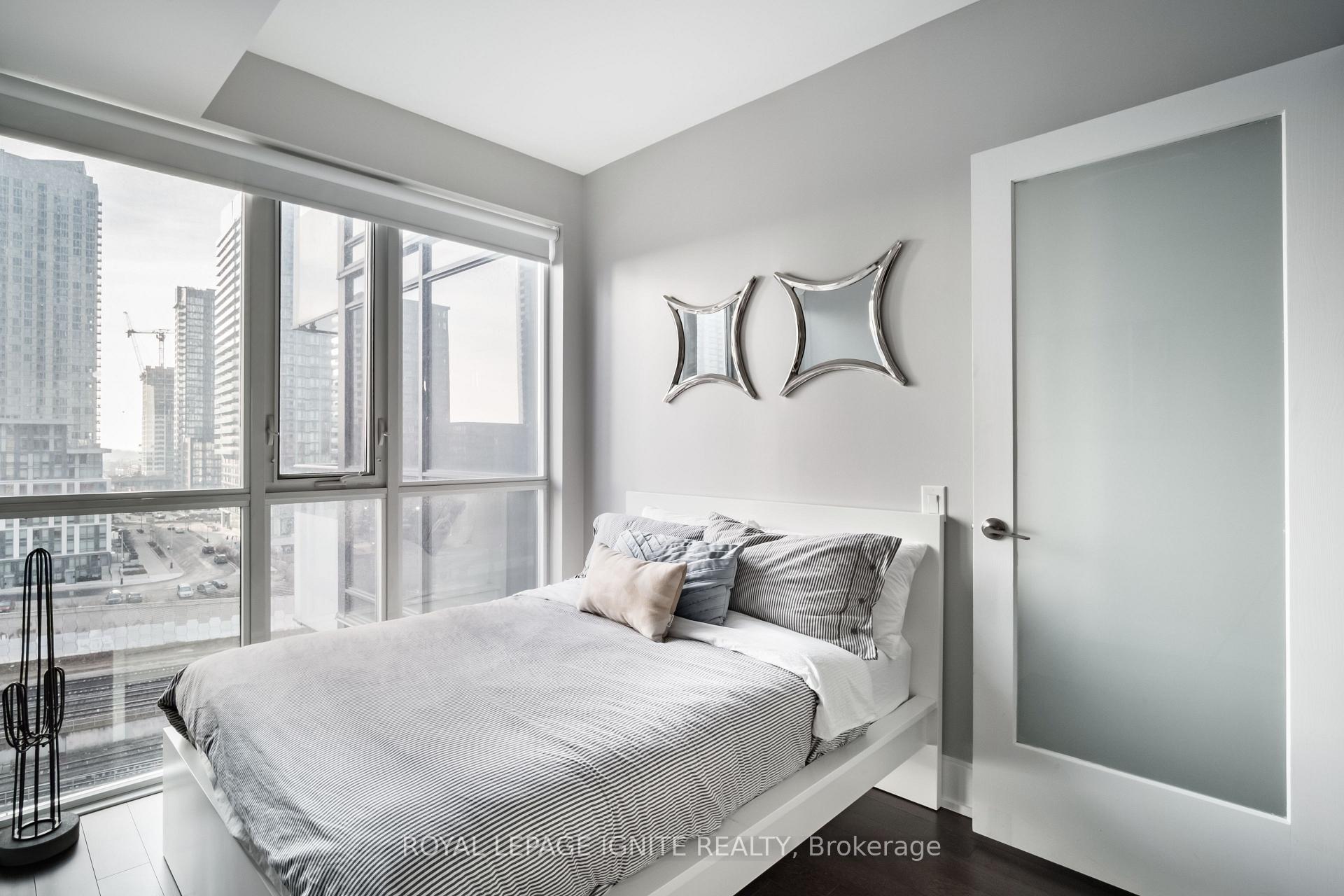 Photo 13 of Unit 828, 560 Front Street W, Toronto, Waterfront Communities — HOMEH