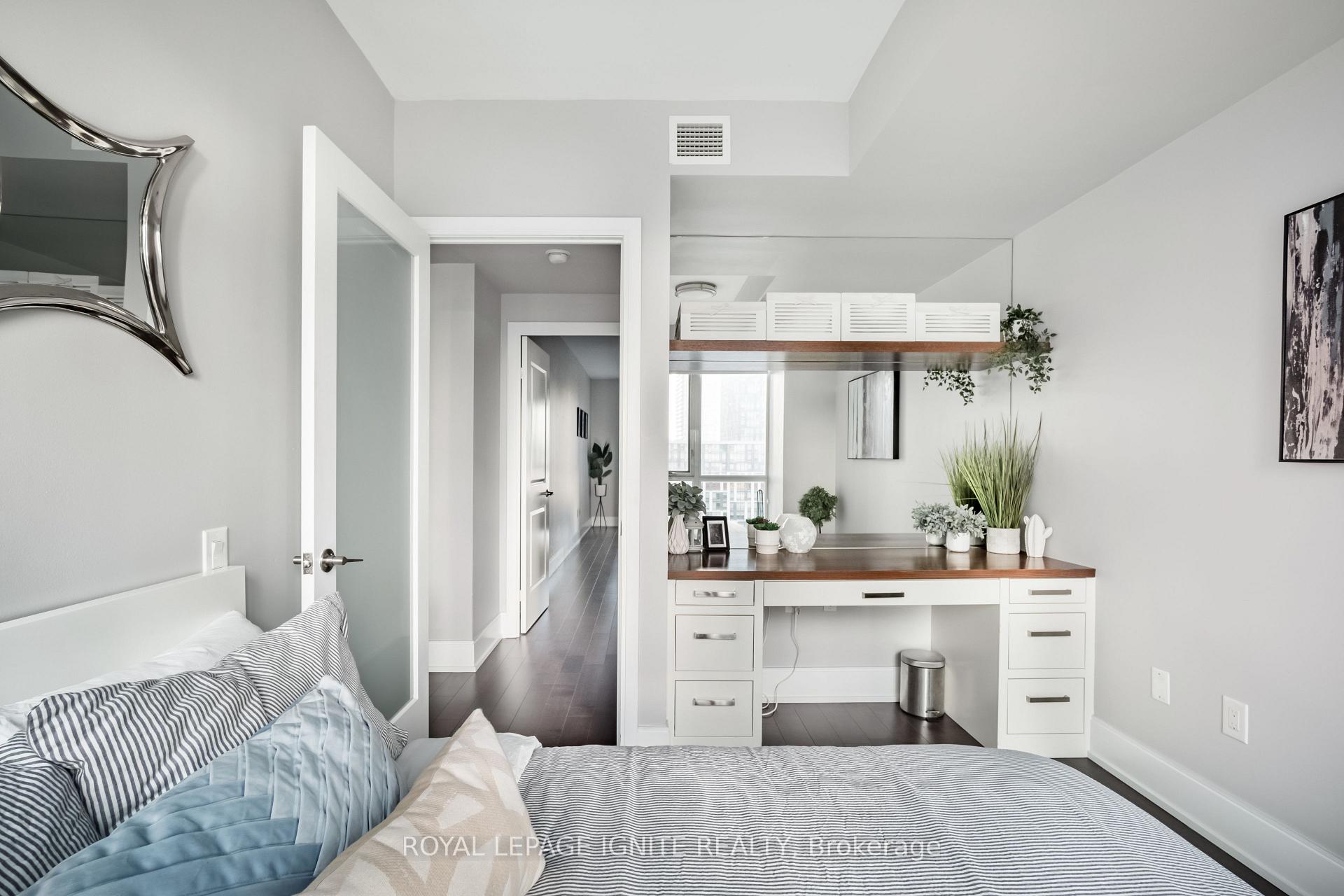 Photo 14 of Unit 828, 560 Front Street W, Toronto, Waterfront Communities — HOMEH