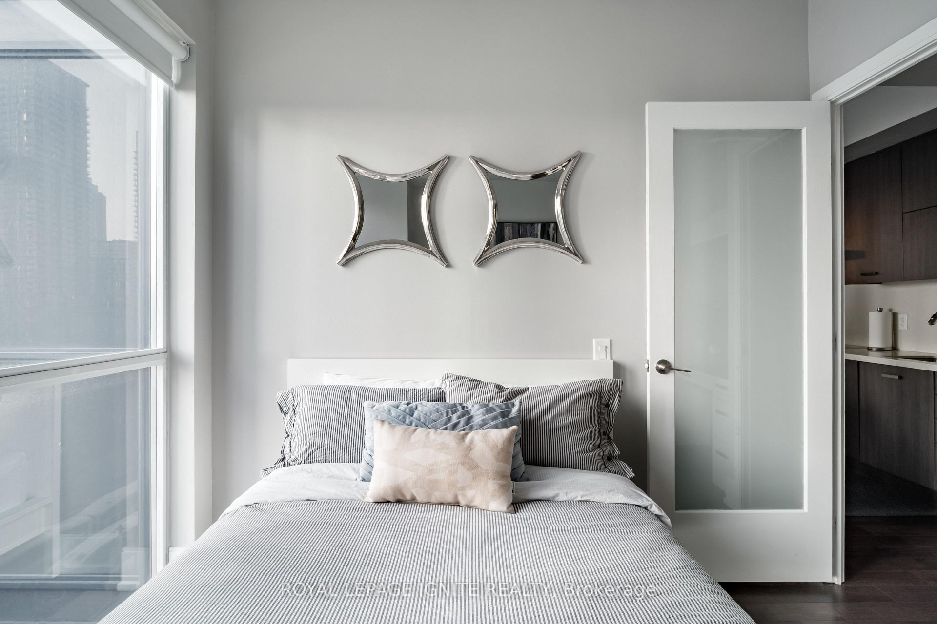 Photo 15 of Unit 828, 560 Front Street W, Toronto, Waterfront Communities — HOMEH