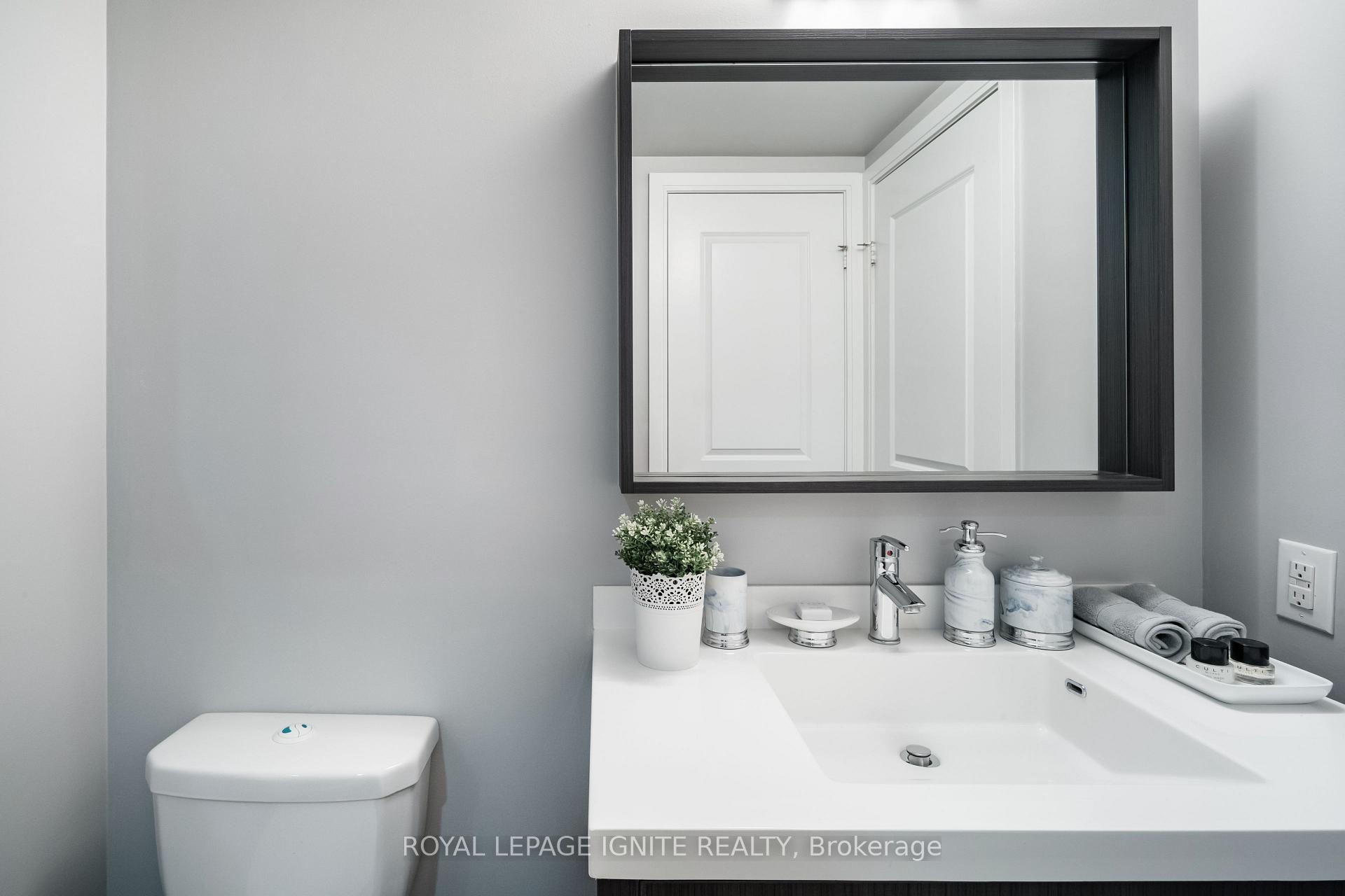 Photo 23 of Unit 828, 560 Front Street W, Toronto, Waterfront Communities — HOMEH