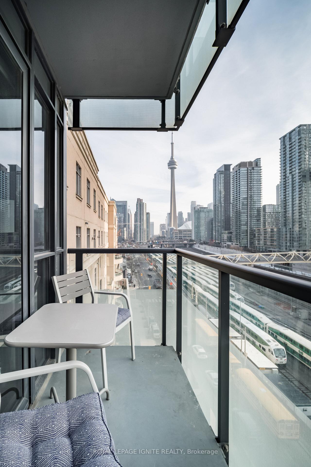 Photo 29 of Unit 828, 560 Front Street W, Toronto, Waterfront Communities — HOMEH