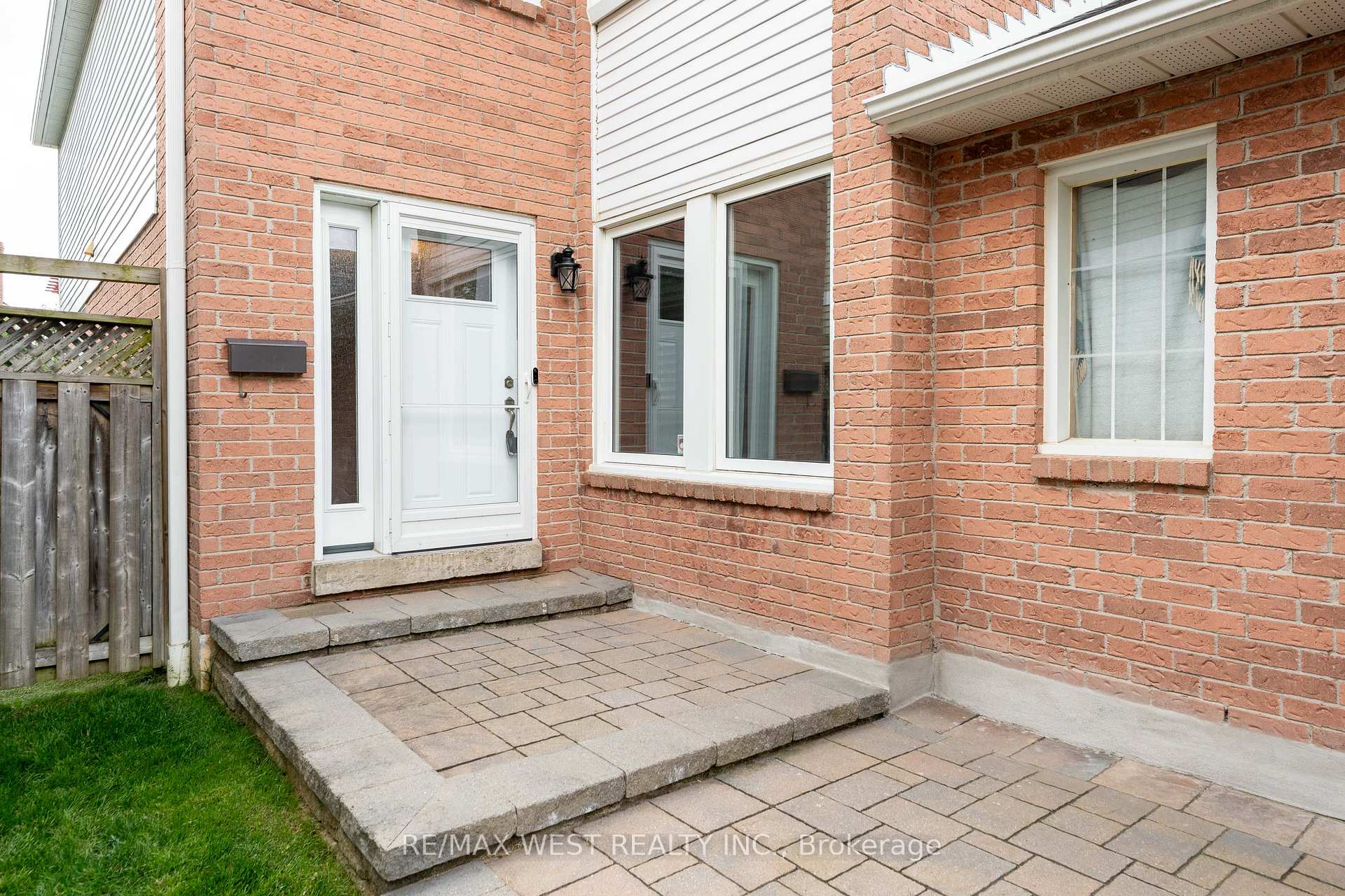 Photo 3 of 3126 Augusta Drive, Mississauga, Meadowvale — HOMEH