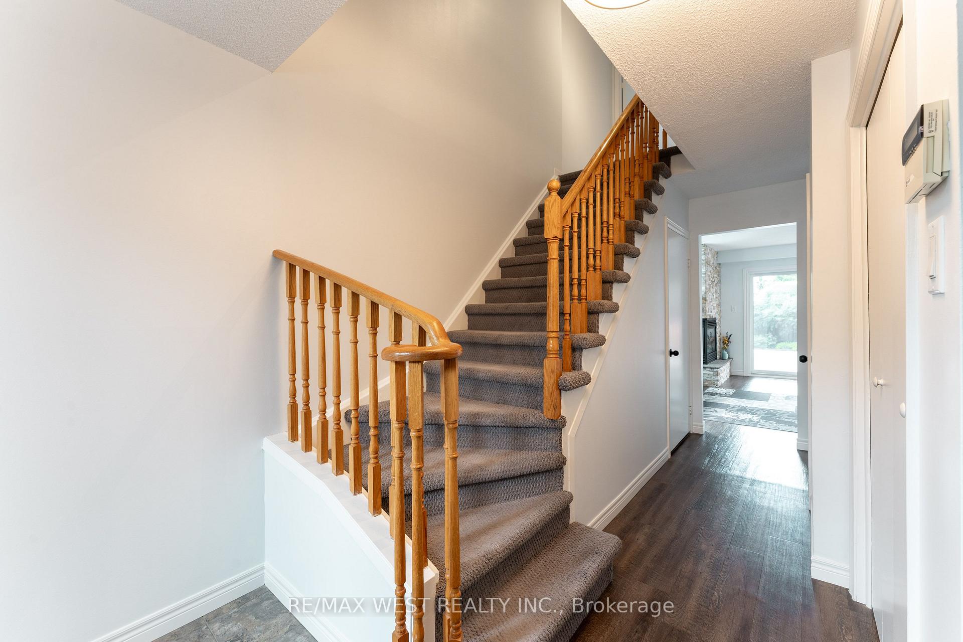 Photo 4 of 3126 Augusta Drive, Mississauga, Meadowvale — HOMEH