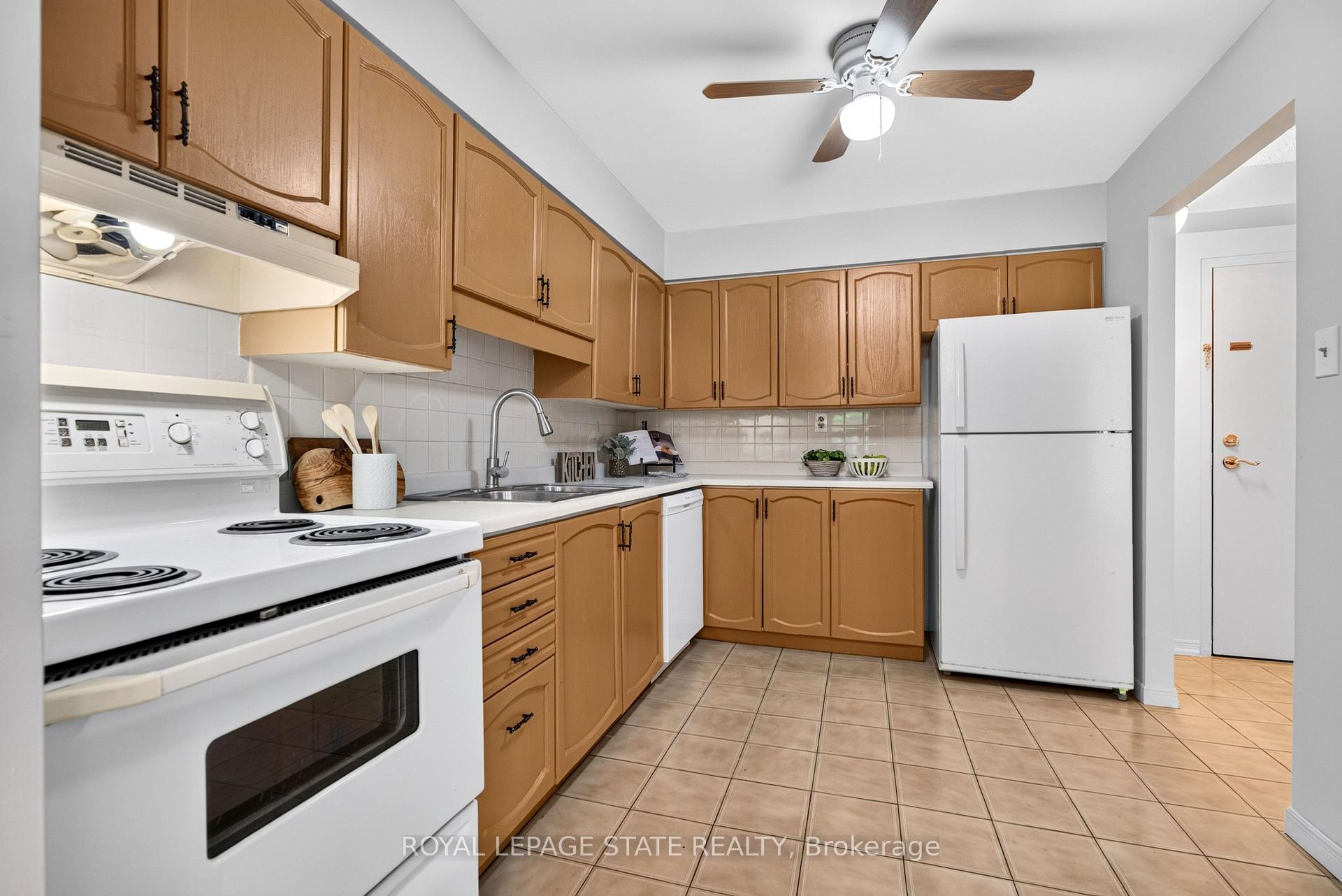 Photo 4 of Unit 203, 966 Queenston Road, Hamilton, Stoney Creek — HOMEH