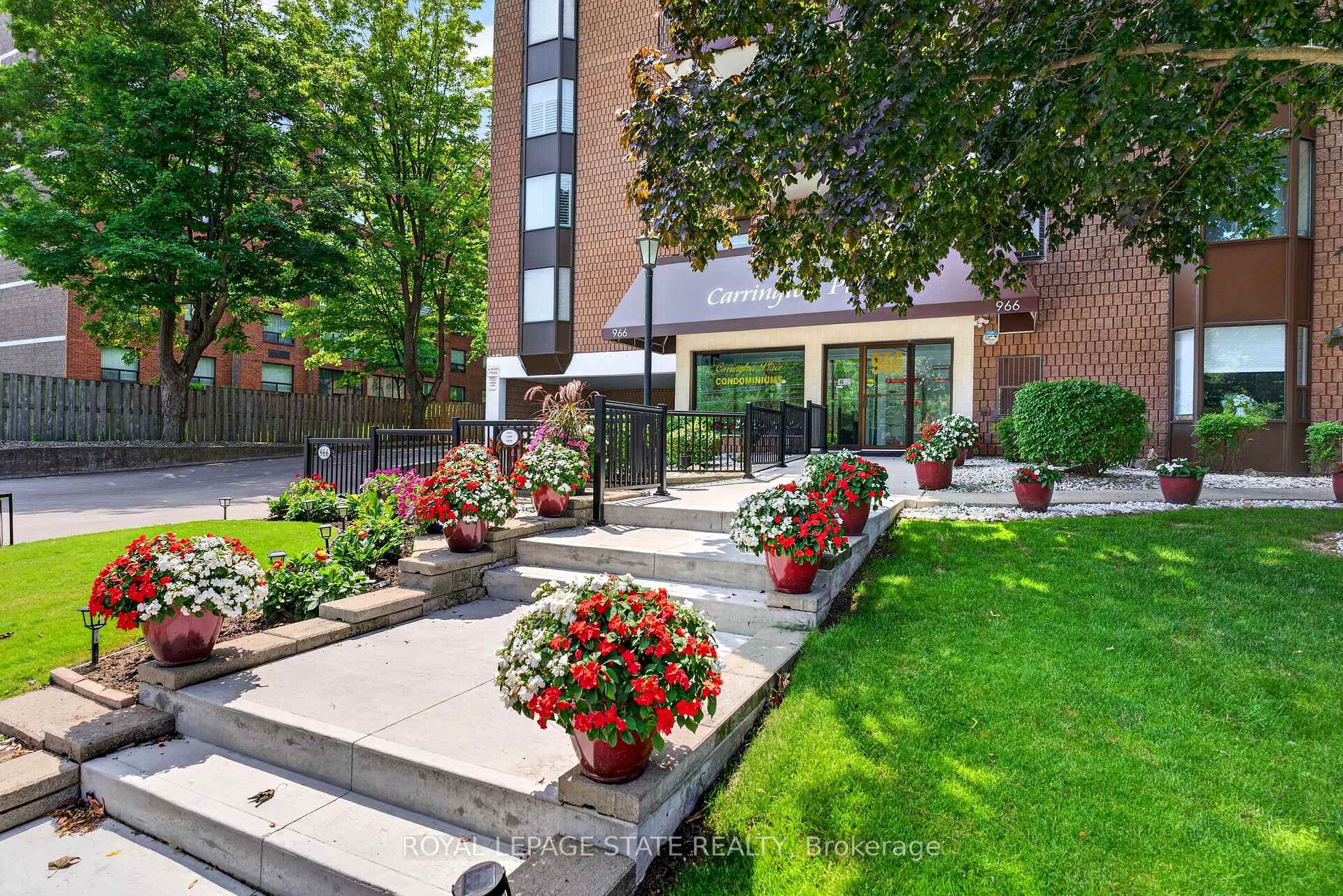 Photo 6 of Unit 203, 966 Queenston Road, Hamilton, Stoney Creek — HOMEH