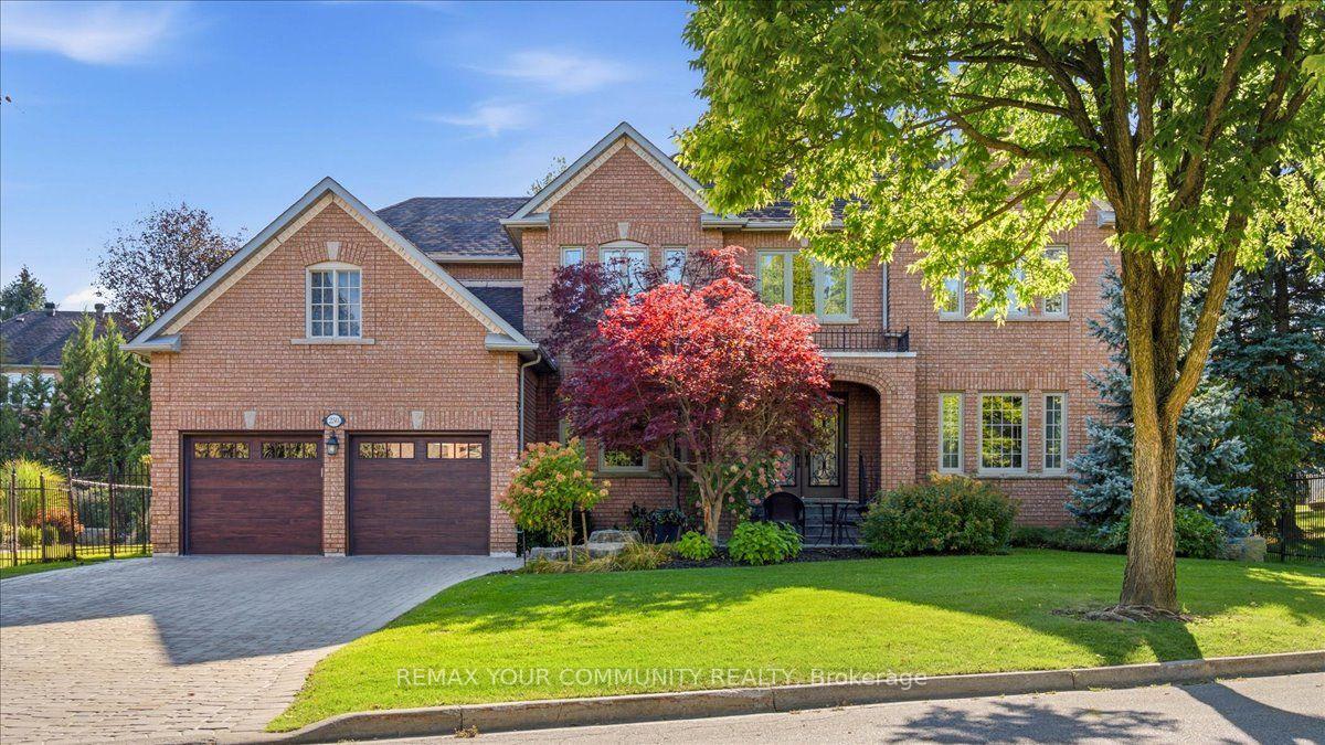Photo 2 of 250 Roselawn Drive, Vaughan, Islington Woods — HOMEH