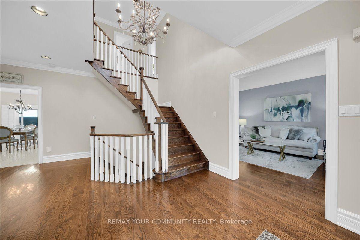 Photo 6 of 250 Roselawn Drive, Vaughan, Islington Woods — HOMEH