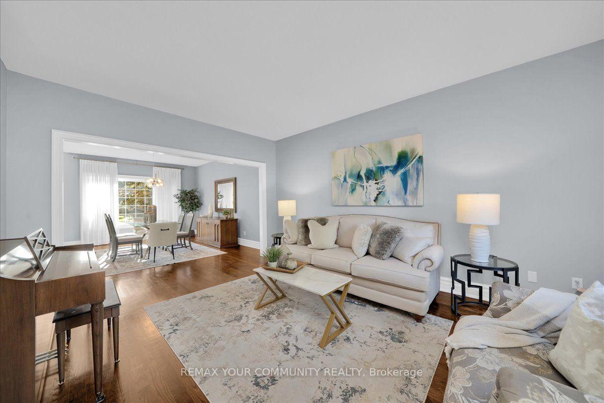 Photo 7 of 250 Roselawn Drive, Vaughan, Islington Woods — HOMEH