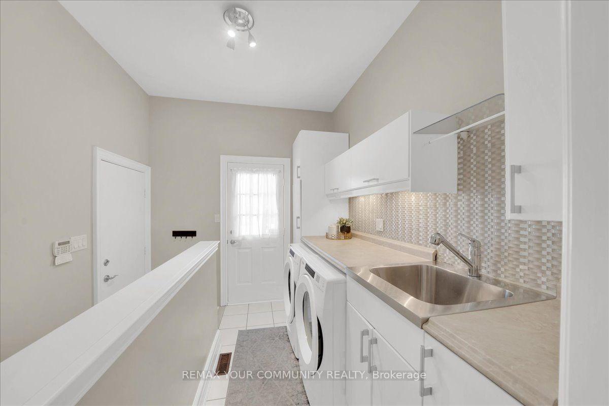 Photo 19 of 250 Roselawn Drive, Vaughan, Islington Woods — HOMEH