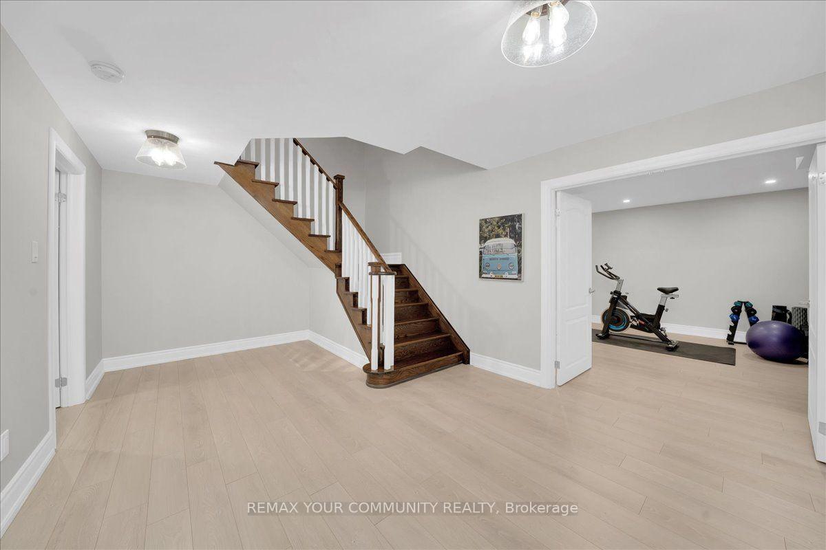 Photo 32 of 250 Roselawn Drive, Vaughan, Islington Woods — HOMEH