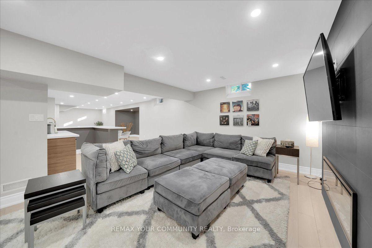 Photo 33 of 250 Roselawn Drive, Vaughan, Islington Woods — HOMEH