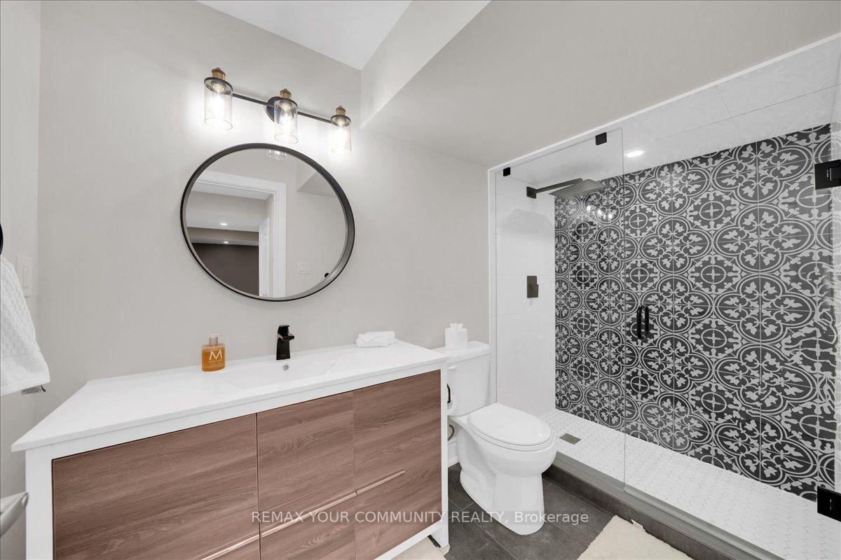 Photo 37 of 250 Roselawn Drive, Vaughan, Islington Woods — HOMEH