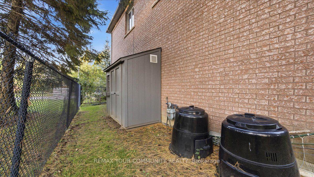 Photo 43 of 250 Roselawn Drive, Vaughan, Islington Woods — HOMEH