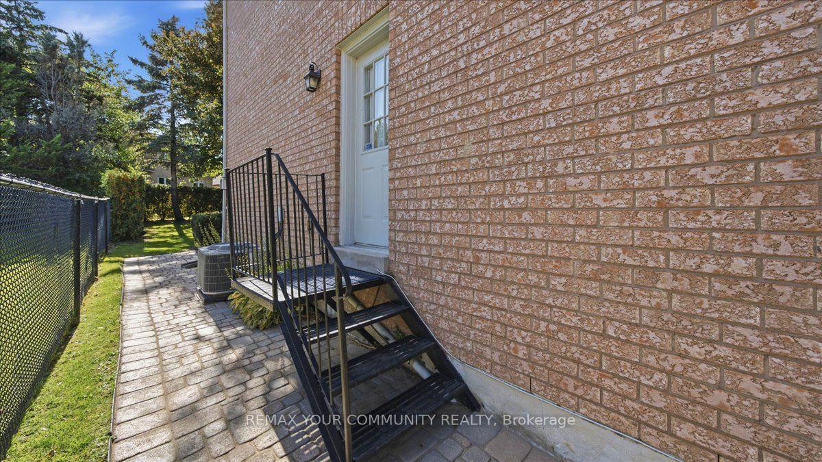Photo 44 of 250 Roselawn Drive, Vaughan, Islington Woods — HOMEH