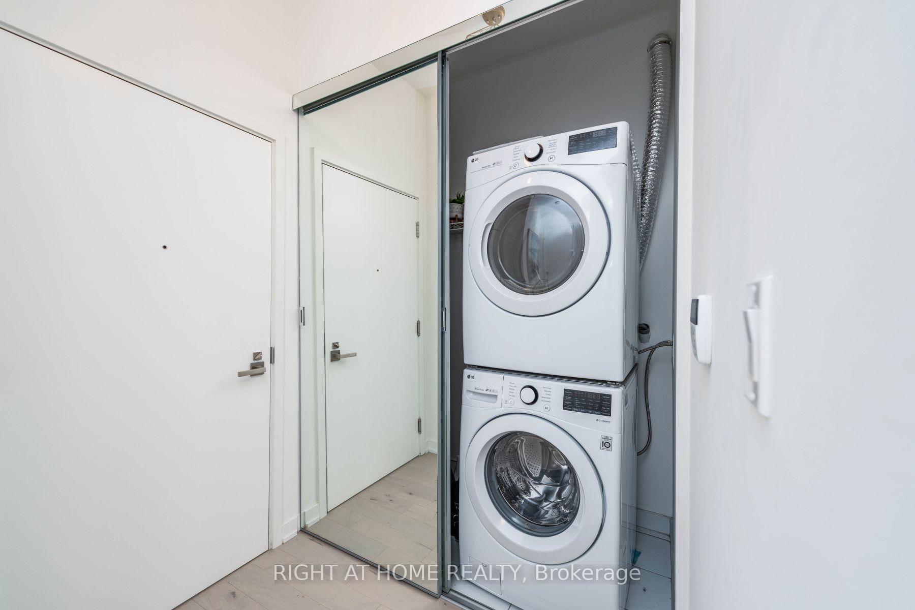 Photo 3 of Unit PH2907, 30 Ordnance Street, Toronto, Niagara — HOMEH