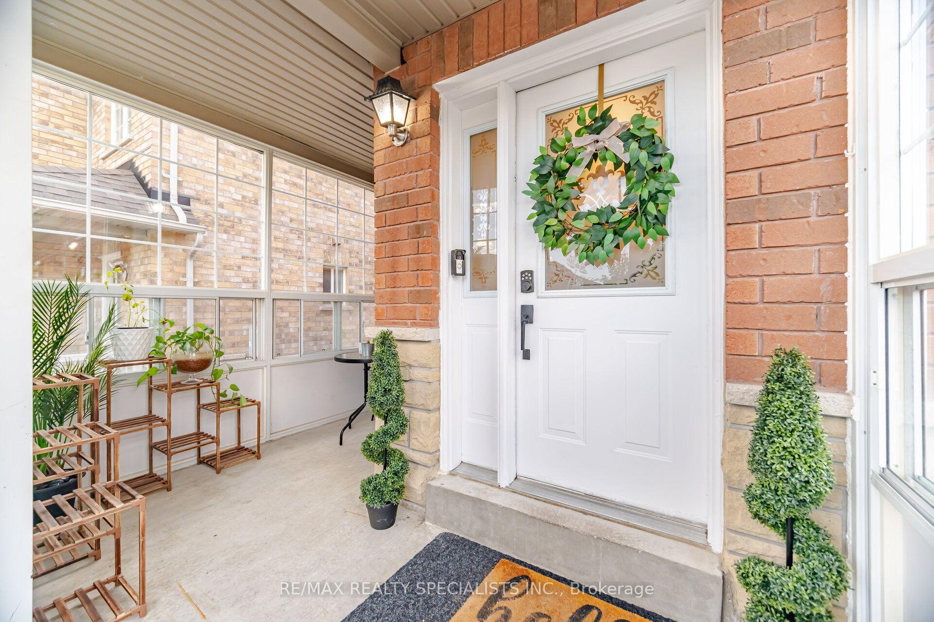 Photo 2 of 30 Passfield Trail, Brampton, Bram East — HOMEH