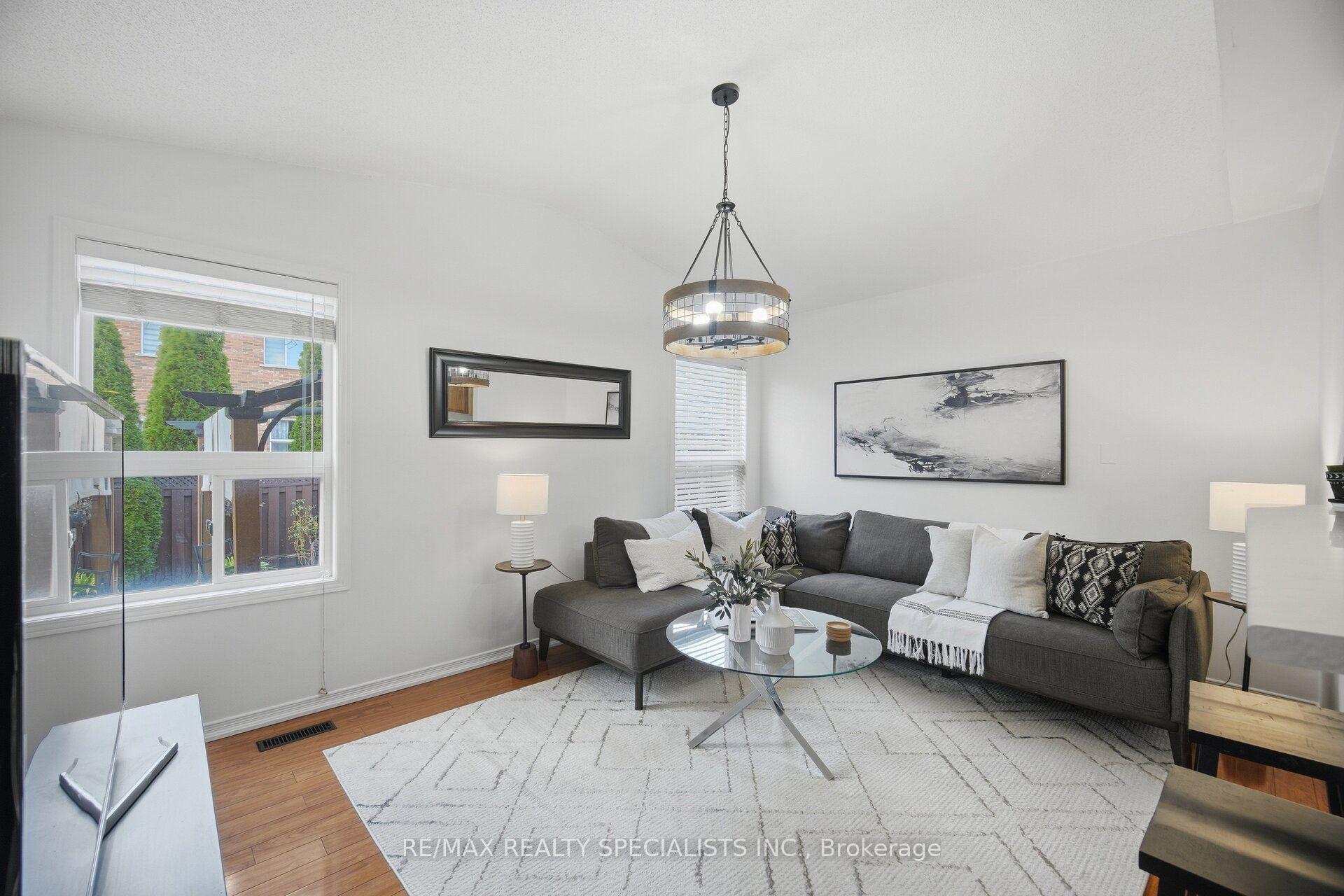 Photo 8 of 30 Passfield Trail, Brampton, Bram East — HOMEH
