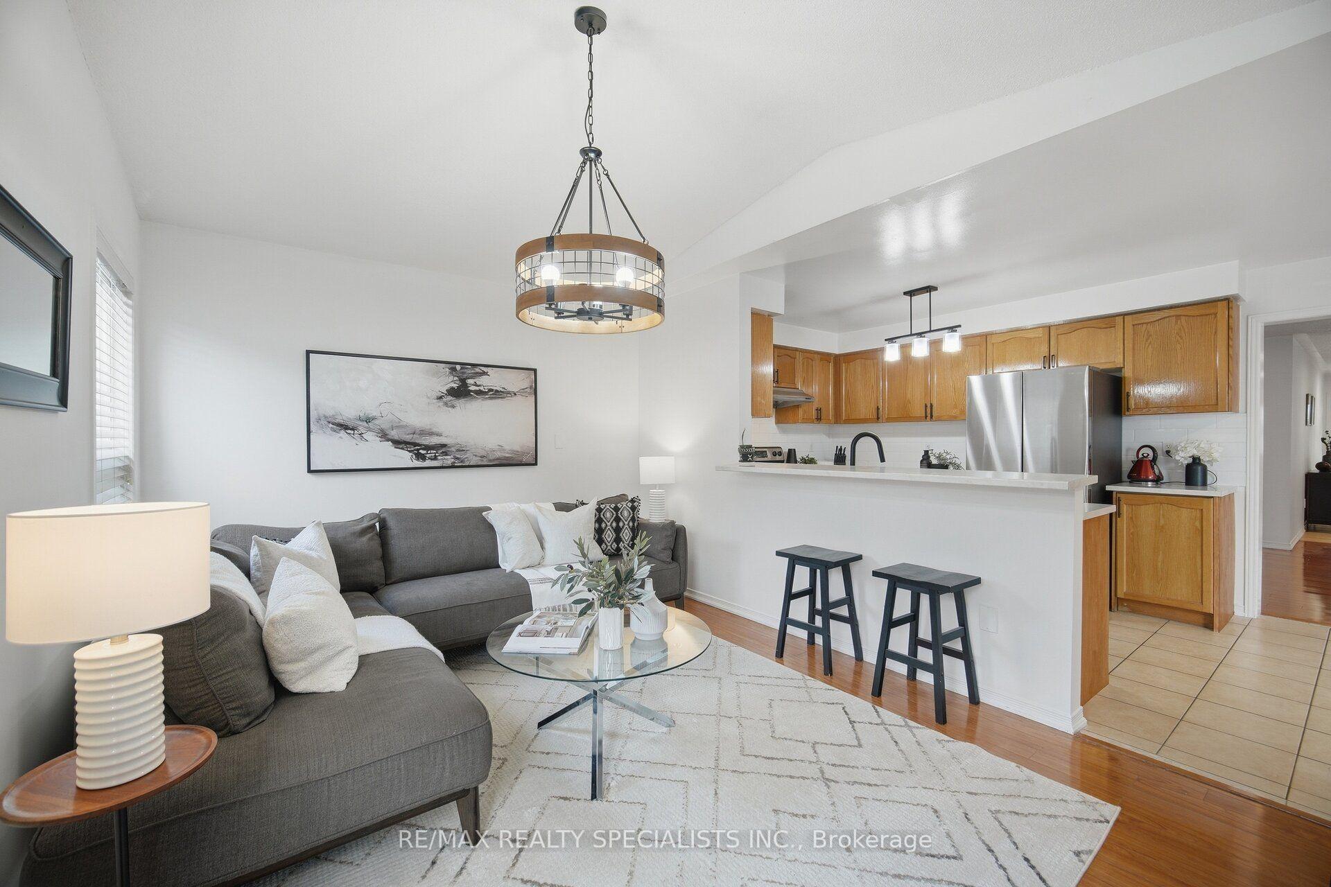Photo 9 of 30 Passfield Trail, Brampton, Bram East — HOMEH