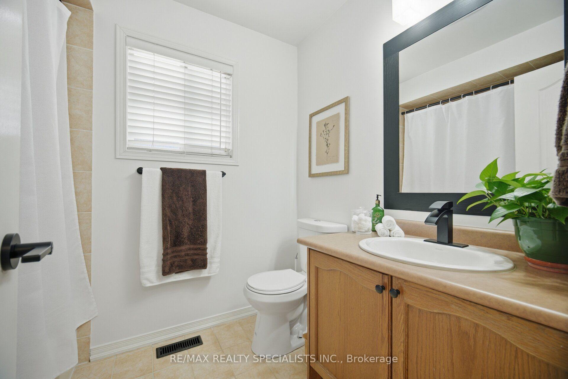 Photo 16 of 30 Passfield Trail, Brampton, Bram East — HOMEH