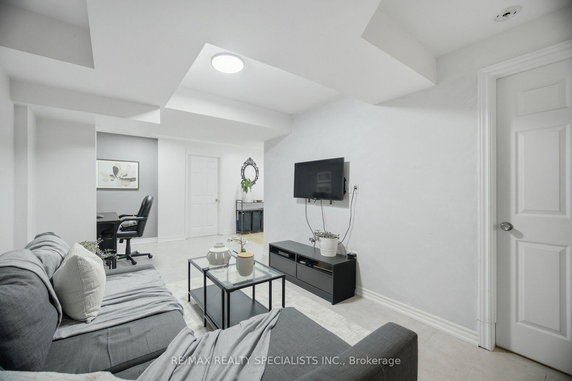 Photo 18 of 30 Passfield Trail, Brampton, Bram East — HOMEH