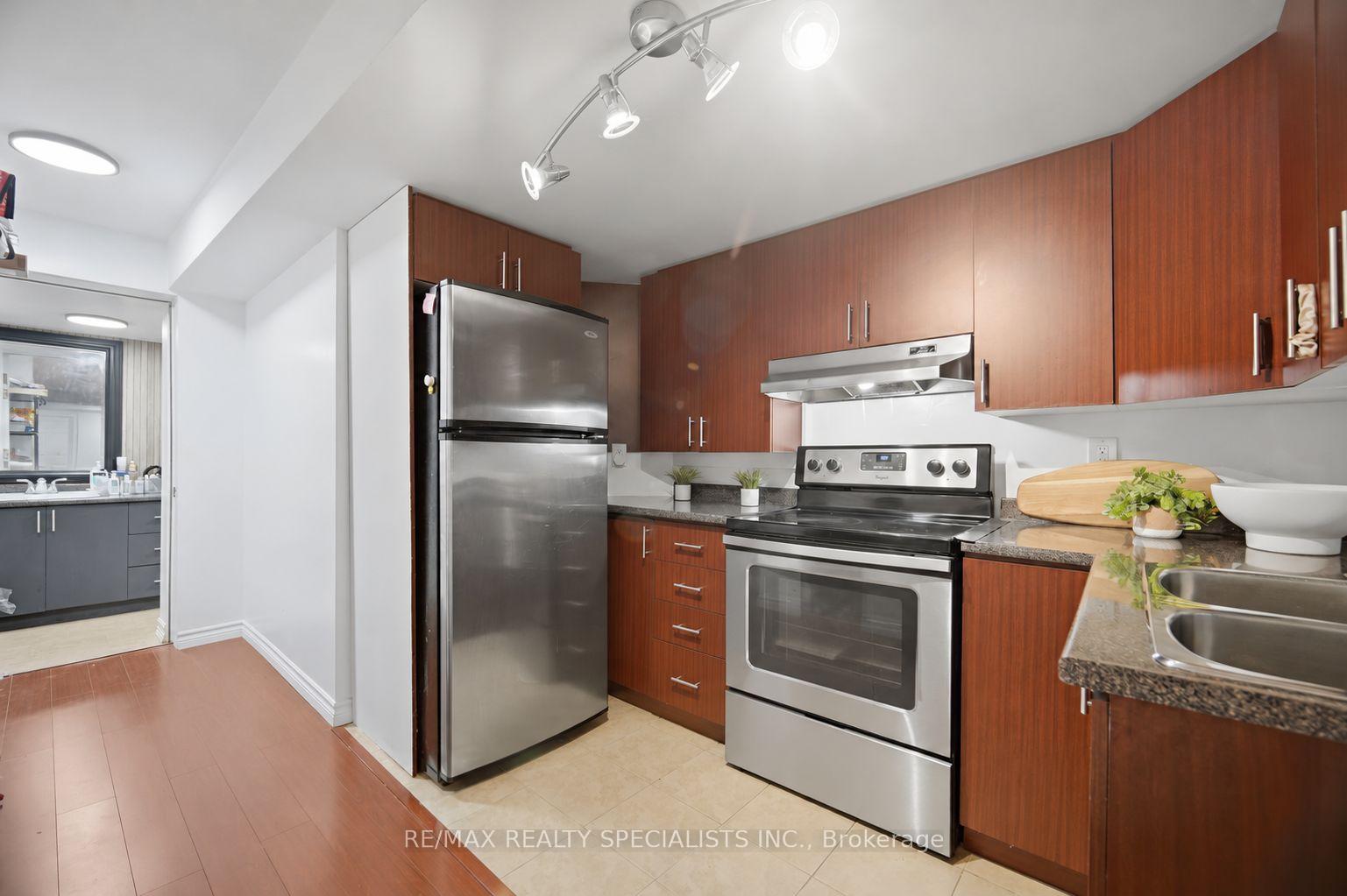 Photo 20 of 30 Passfield Trail, Brampton, Bram East — HOMEH