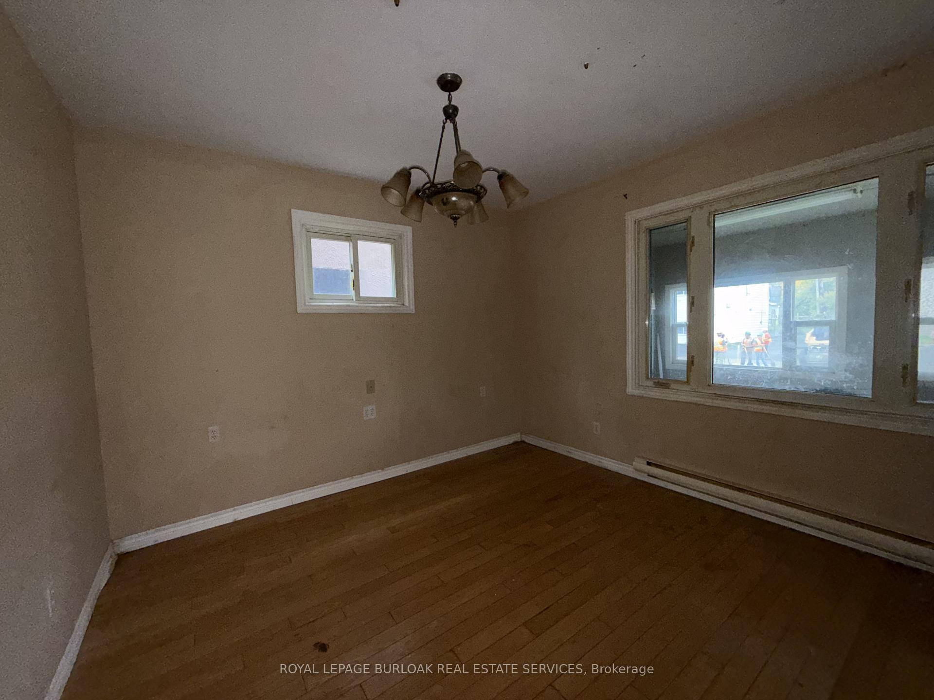 Photo 4 of 35 Albert Street E, Sault Ste Marie, Downtown Sault Ste. Marie-Ontario — HOMEH