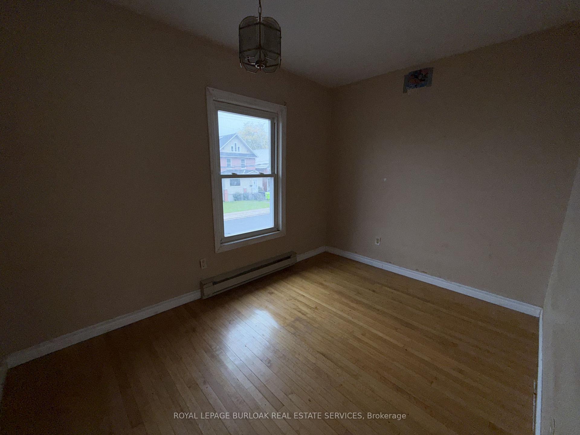 Photo 8 of 35 Albert Street E, Sault Ste Marie, Downtown Sault Ste. Marie-Ontario — HOMEH
