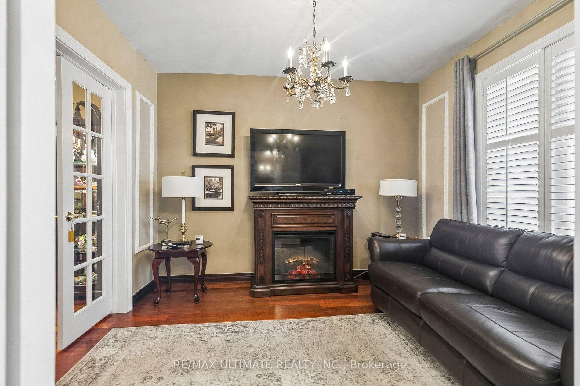 Photo 4 of 28 Mechanics Avenue, Toronto, Little Portugal — HOMEH