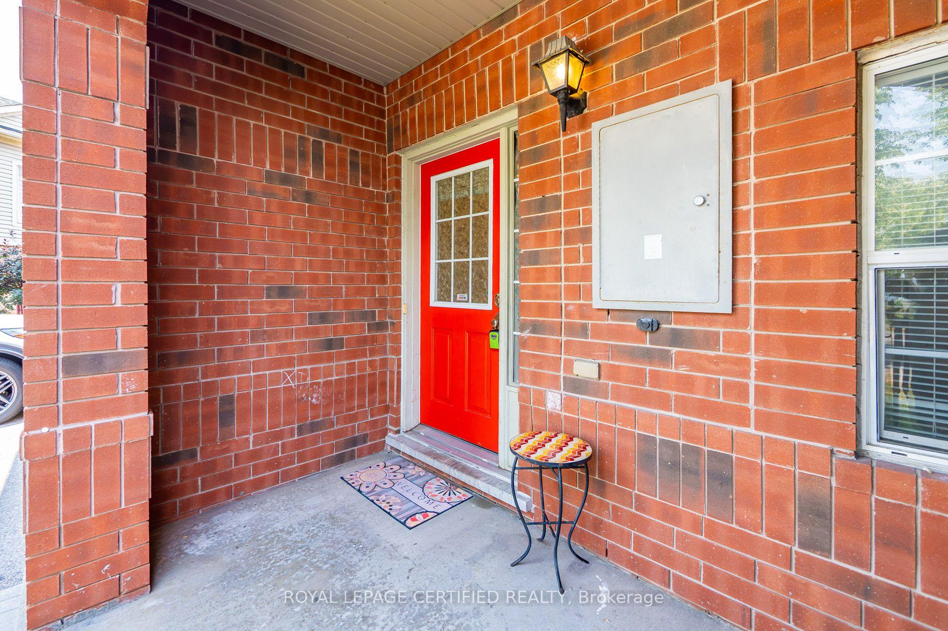 Photo 3 of 464 Collis Court, Milton, Clarke — HOMEH