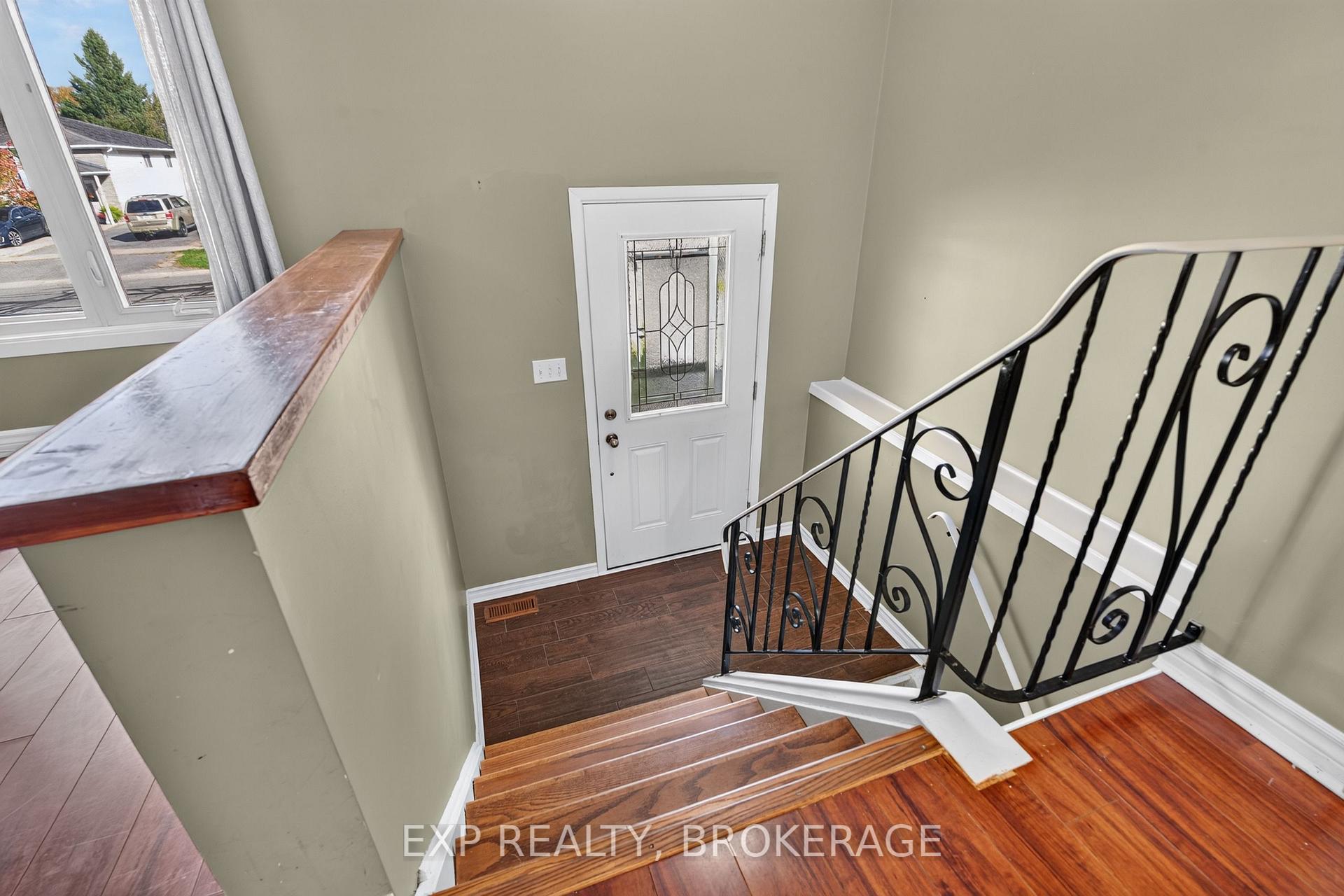 Photo 2 of 585 Gavin Court, Kingston, East Gardiners Rd — HOMEH
