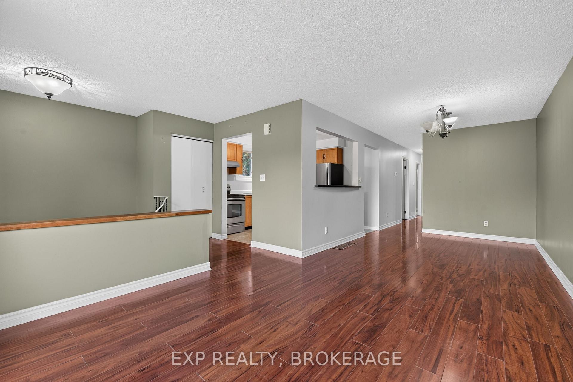 Photo 5 of 585 Gavin Court, Kingston, East Gardiners Rd — HOMEH