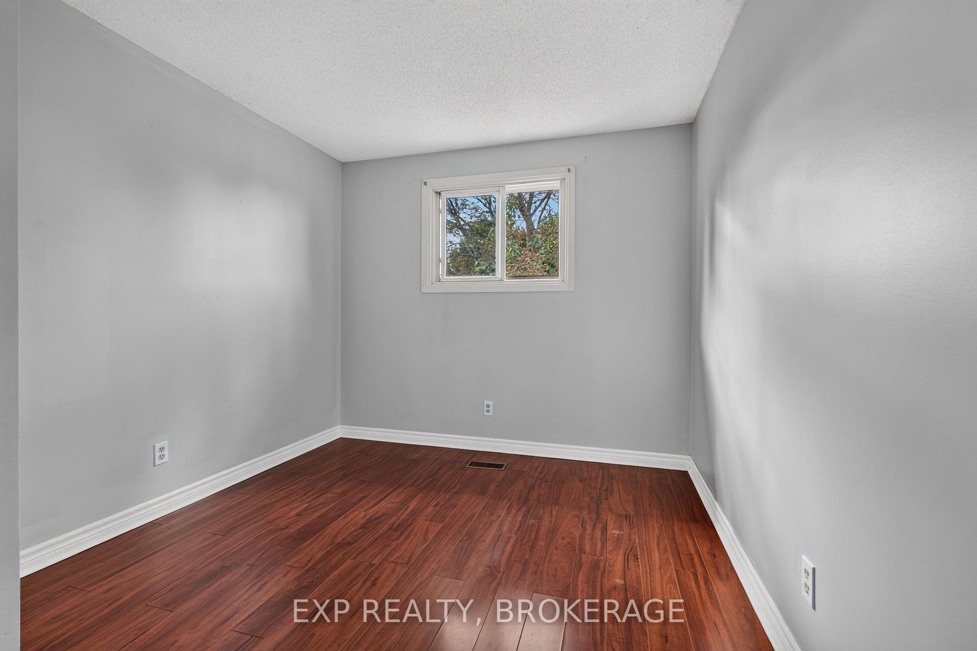 Photo 15 of 585 Gavin Court, Kingston, East Gardiners Rd — HOMEH