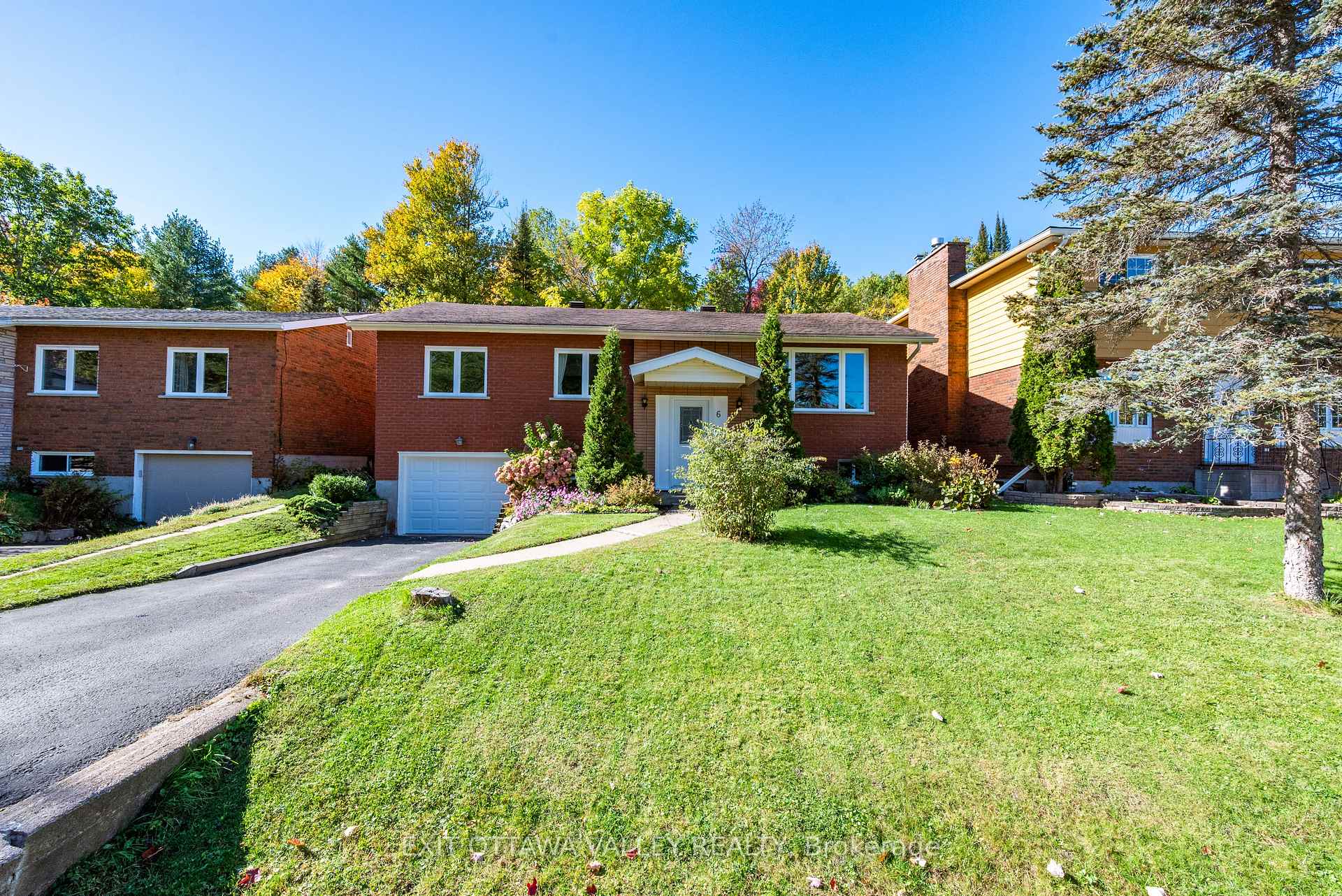 Photo 2 of 6 Sumac Court, Deep River, Deep River — HOMEH