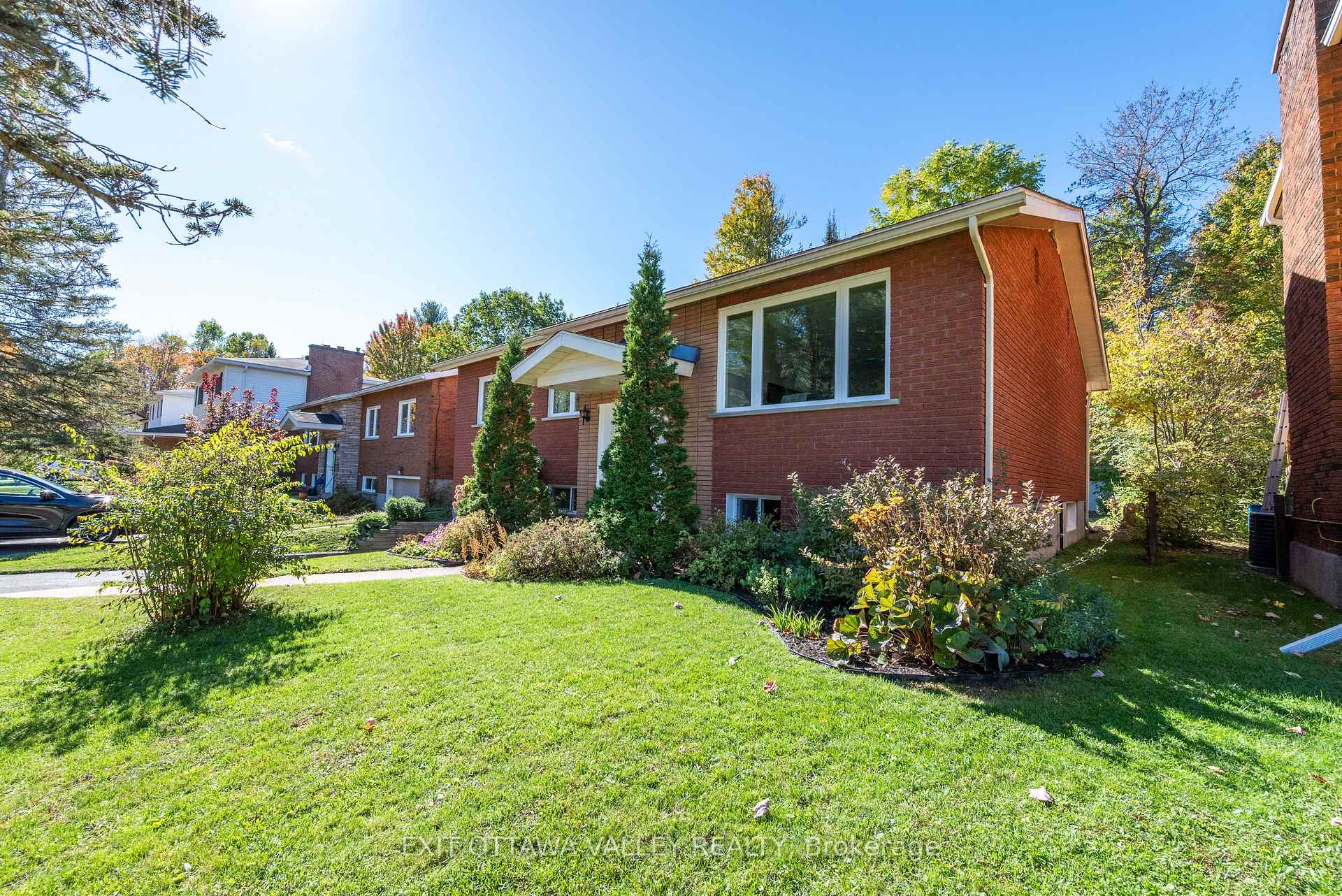 Photo 3 of 6 Sumac Court, Deep River, Deep River — HOMEH