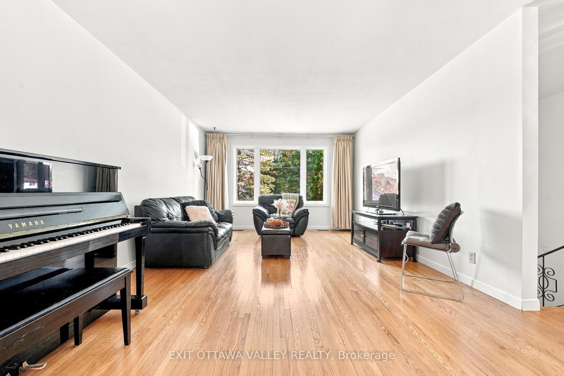 Photo 8 of 6 Sumac Court, Deep River, Deep River — HOMEH