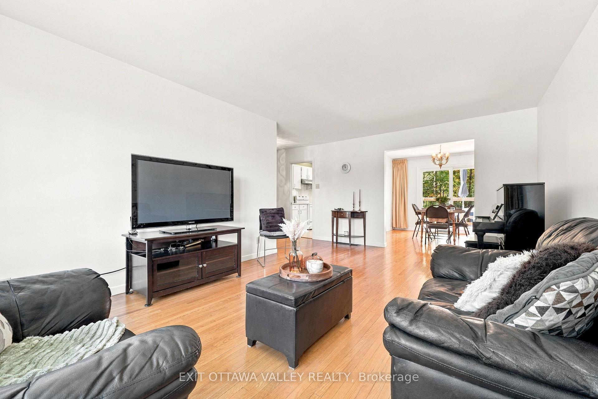 Photo 10 of 6 Sumac Court, Deep River, Deep River — HOMEH