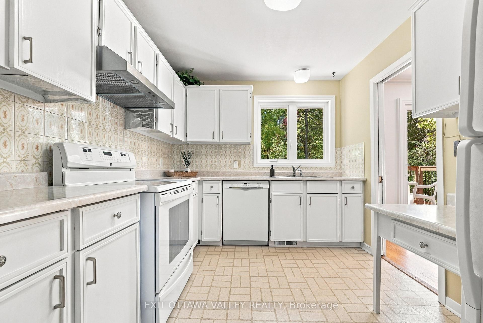 Photo 15 of 6 Sumac Court, Deep River, Deep River — HOMEH