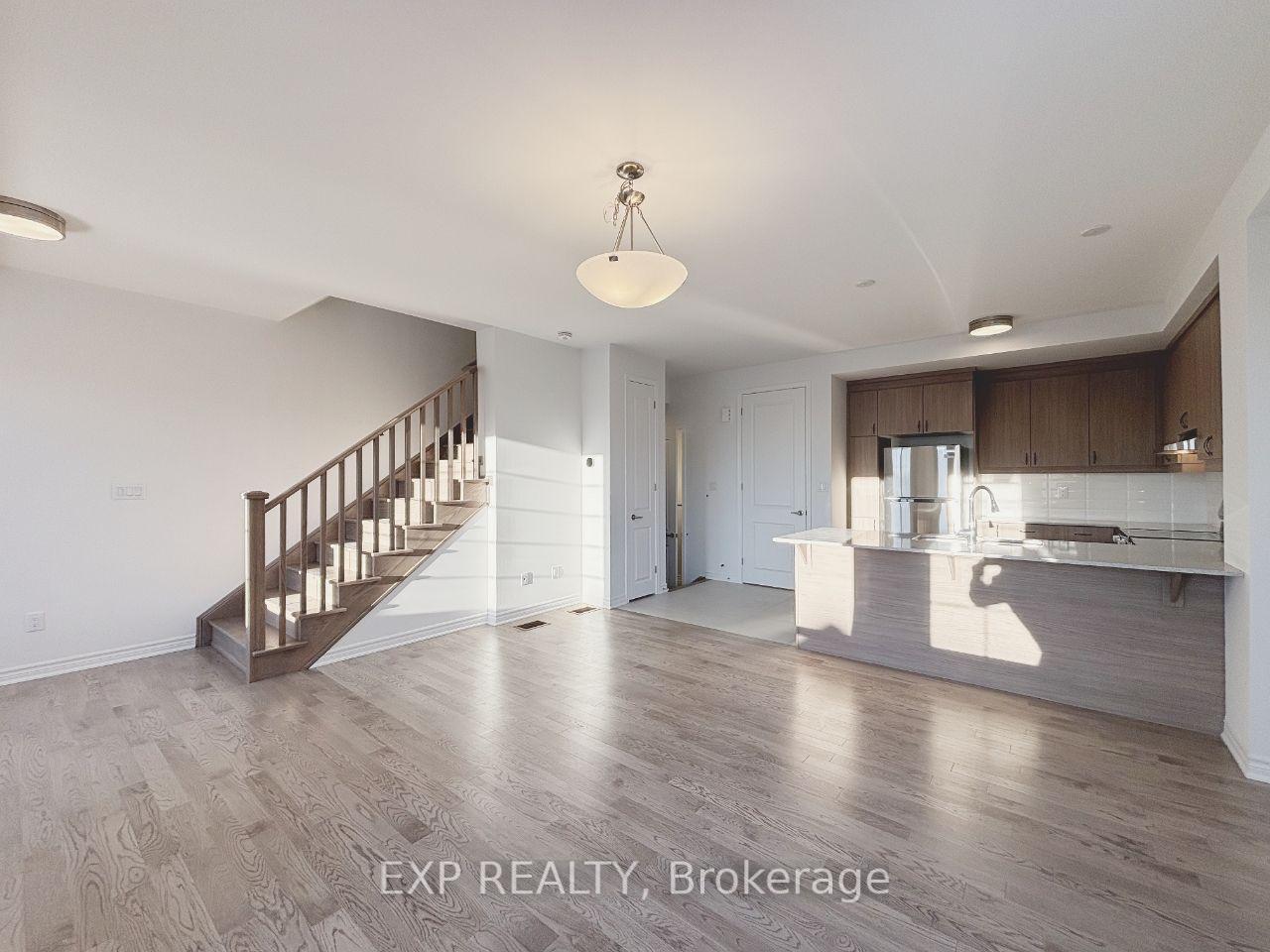 Photo 3 of 124 Azure Drive, Markham, Rural Markham — HOMEH