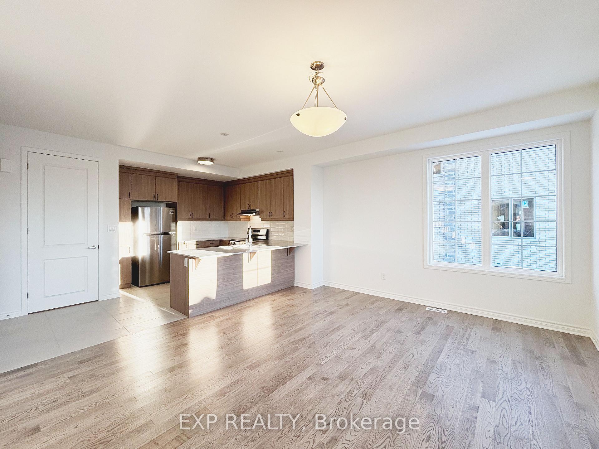 Photo 4 of 124 Azure Drive, Markham, Rural Markham — HOMEH