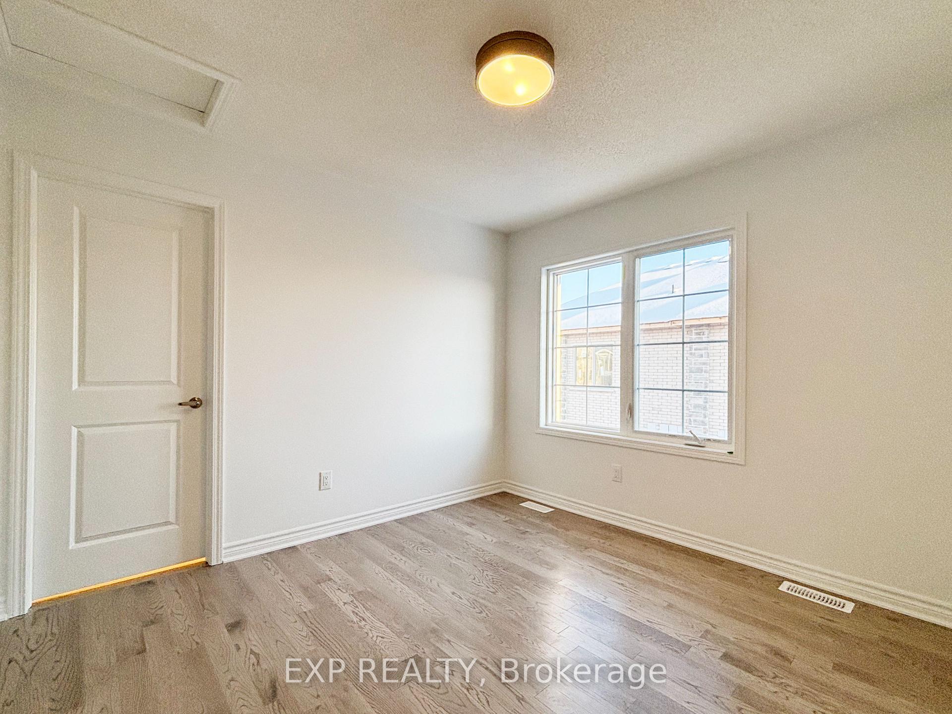Photo 11 of 124 Azure Drive, Markham, Rural Markham — HOMEH