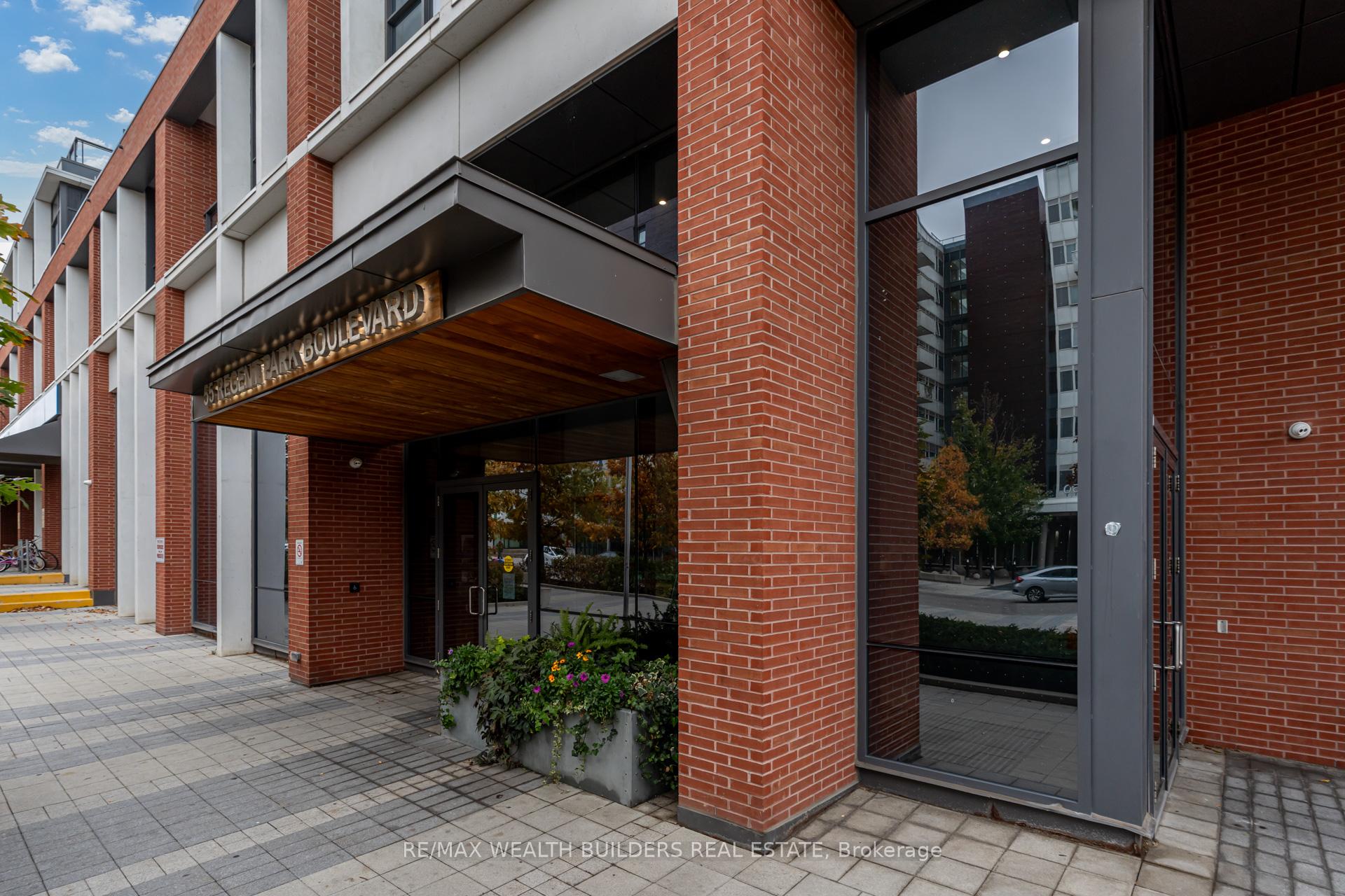 Photo 6 of Unit 606, 55 Regent Park Boulevard, Toronto, Regent Park — HOMEH
