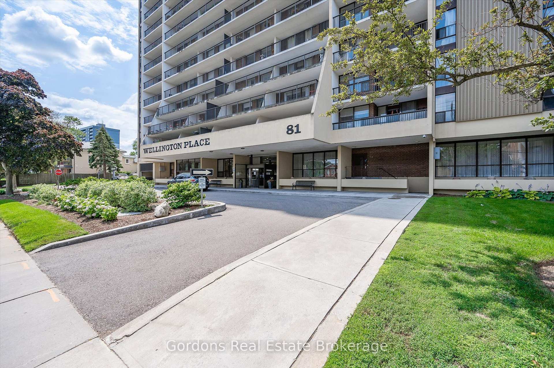 Photo 3 of Unit 1803, 81 Church Street, Kitchener, Cedar Hill — HOMEH