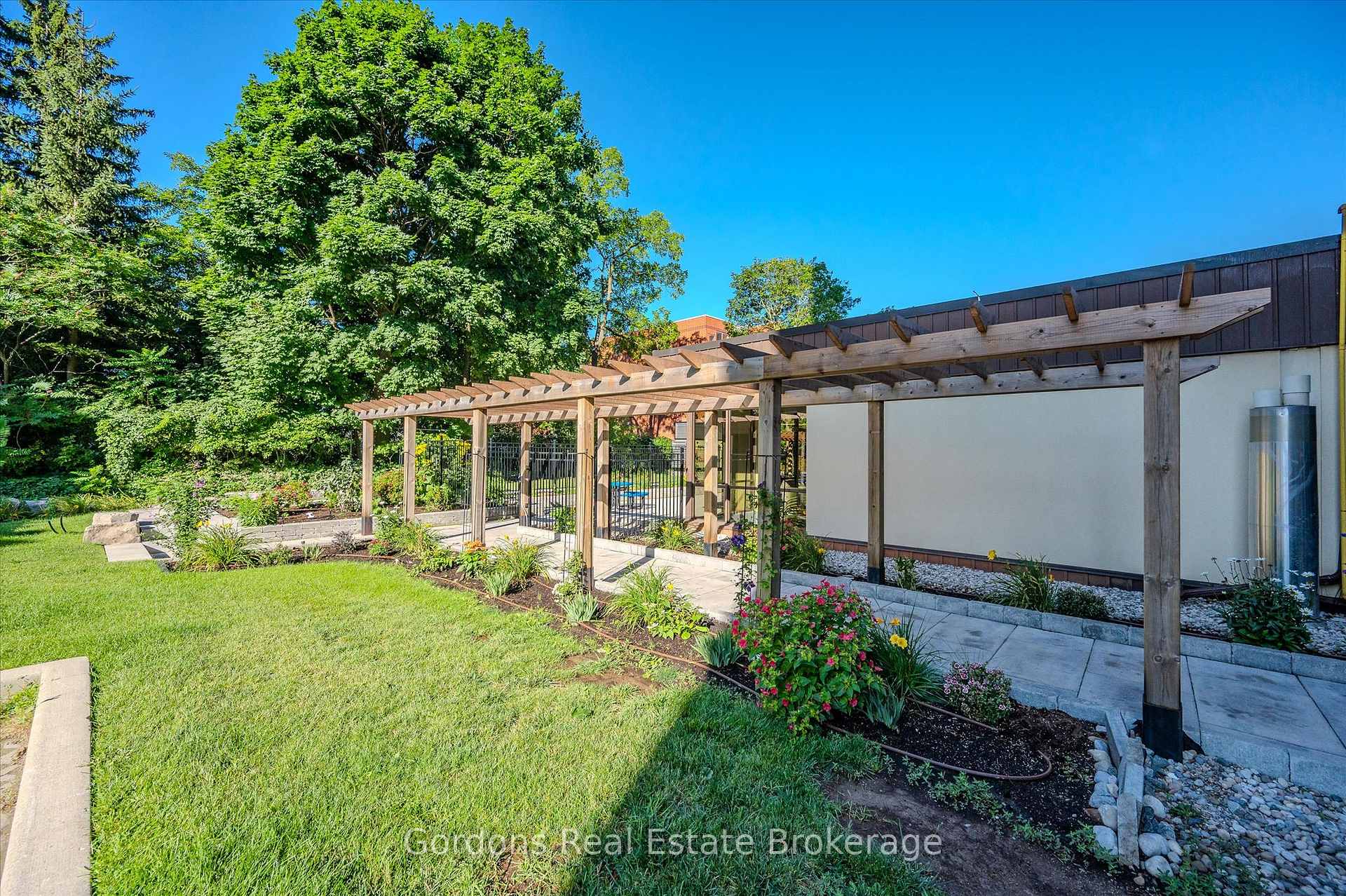 Photo 6 of Unit 1803, 81 Church Street, Kitchener, Cedar Hill — HOMEH