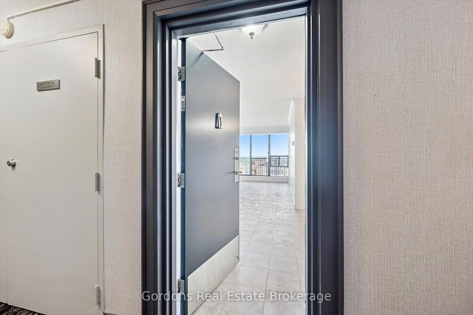 Photo 15 of Unit 1803, 81 Church Street, Kitchener, Cedar Hill — HOMEH