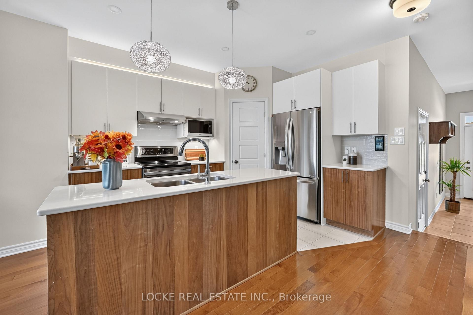 Photo 5 of 748 Cap Diamant Way, Ottawa, Camelot — HOMEH