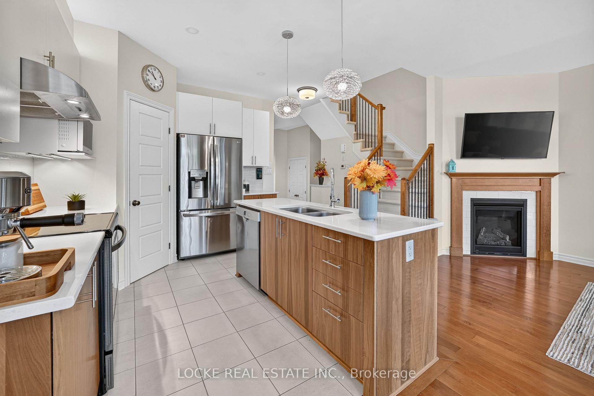 Photo 6 of 748 Cap Diamant Way, Ottawa, Camelot — HOMEH