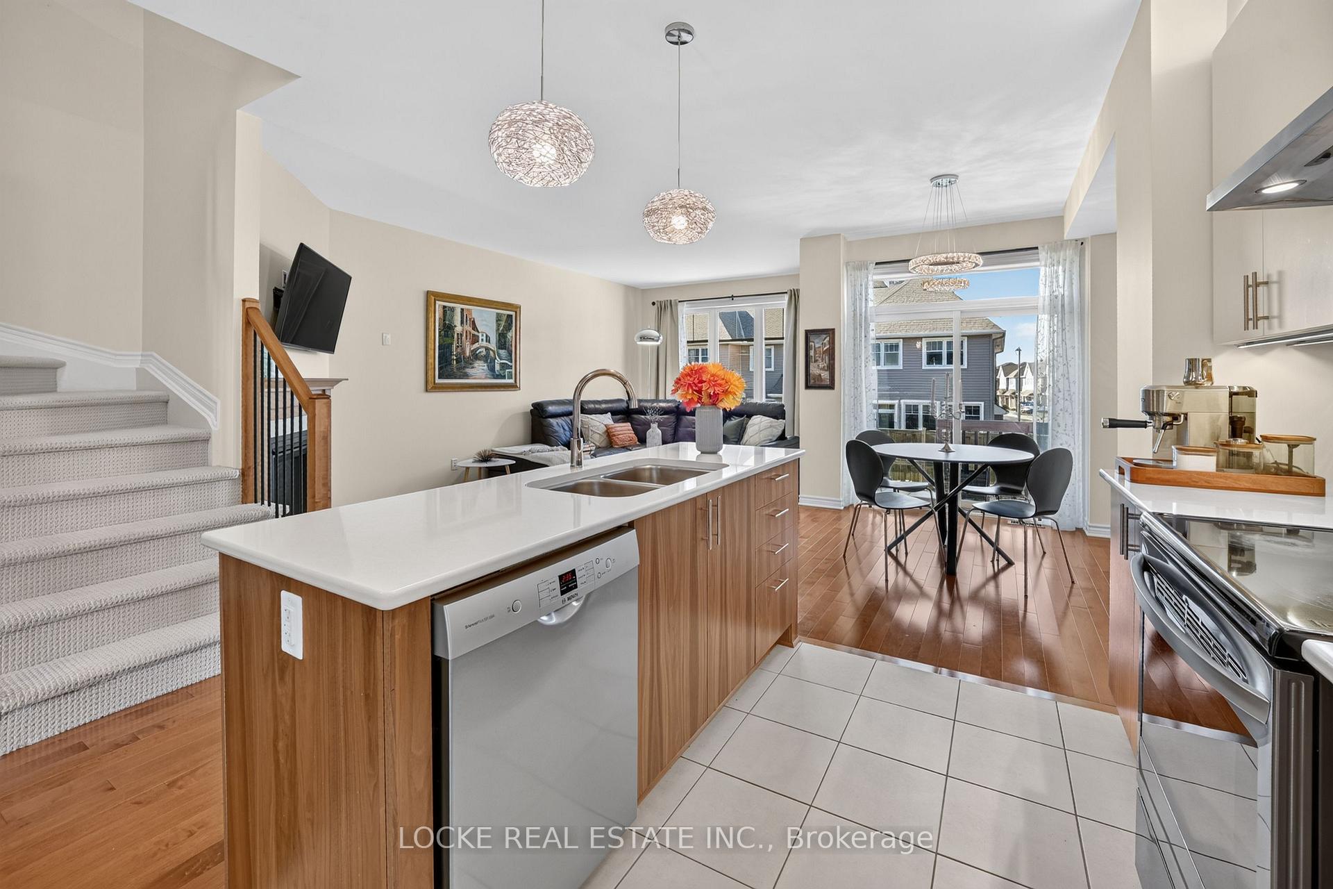 Photo 7 of 748 Cap Diamant Way, Ottawa, Camelot — HOMEH