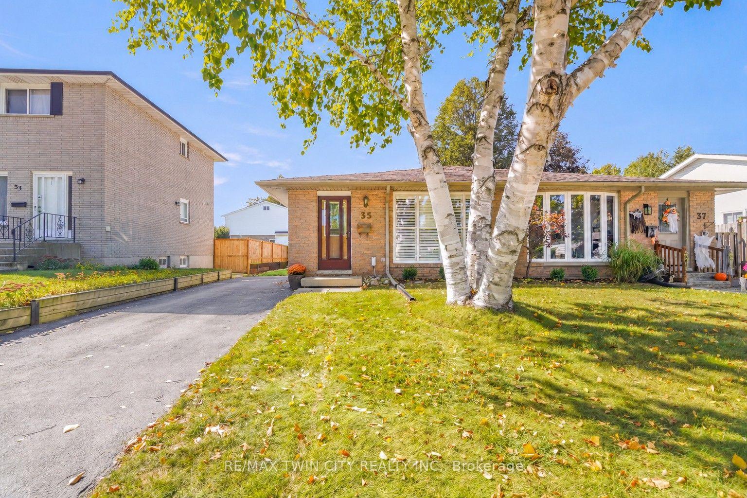 Photo 5 of 35 Ivanhoe Road, Brantford, Cedarland — HOMEH
